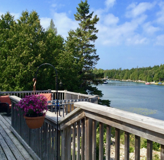 The LakehouseB & B